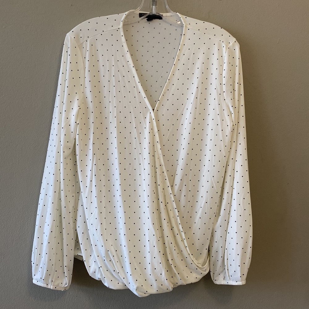 SALE 🔥Banana Republic long sleeves polka dot blouse, used only once.